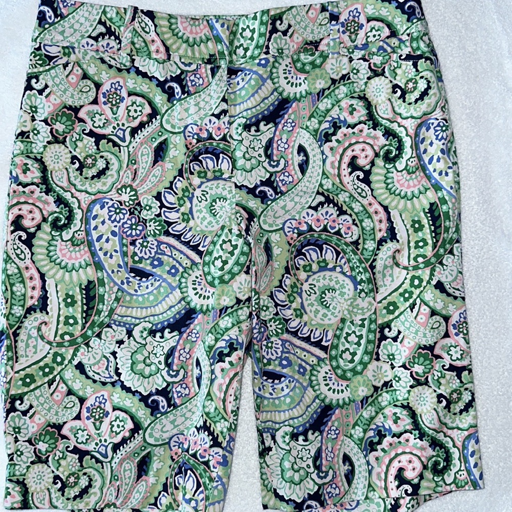 Talbots Perfect Short Size 4 paisley pink, green, blue, white print.